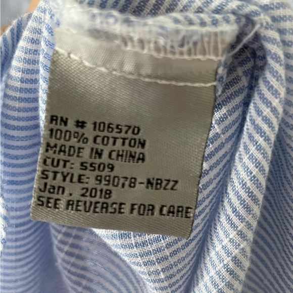 TRACTR | Cold Shoulder Button-Up Top - Picture 4 of 5